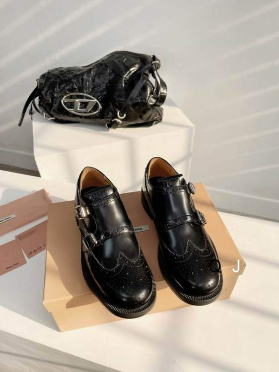 Picture of Miumiu Shoes _SKUMiuMiusz35-402CXJ110318137